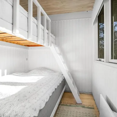 4 Bedroom Stunning In Feriehus Fårevejle