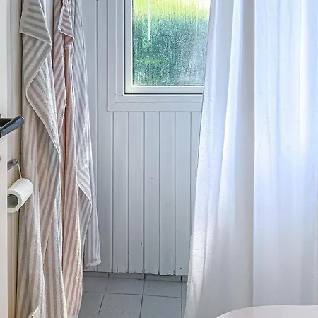 Vakantiehuis Prachtig Met 4 Slaapkamers In *